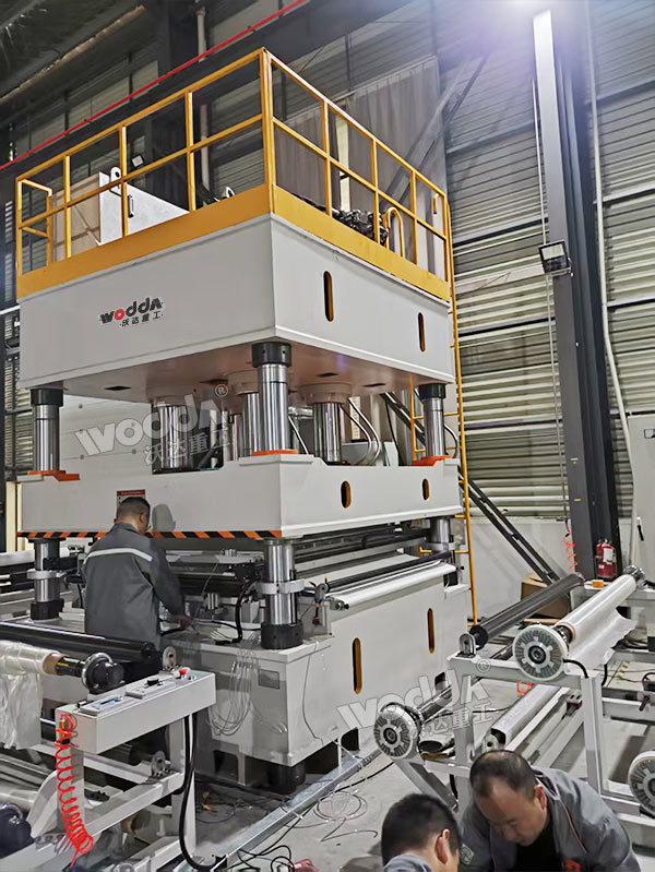 630吨四柱液压机 630吨四柱液压机