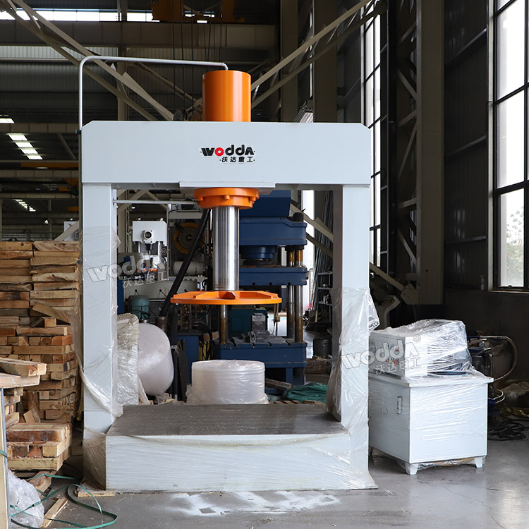 200吨实心轮胎压装机 200吨实心轮胎压装机