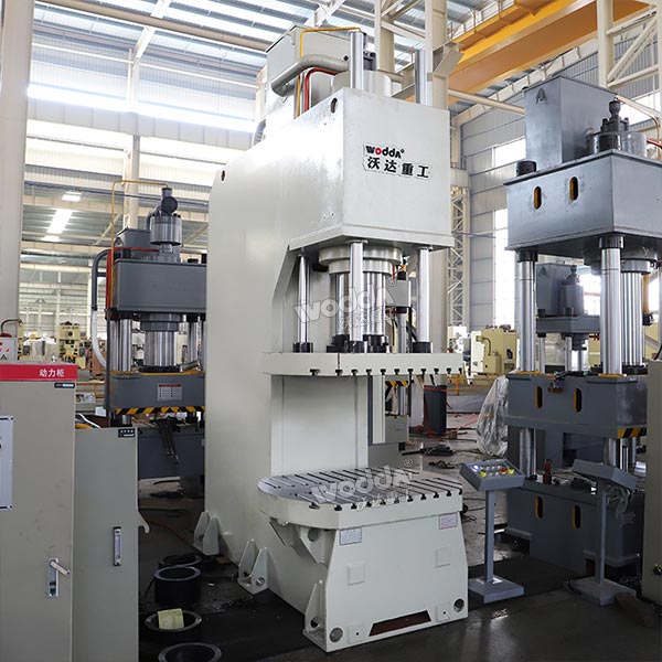 250吨单柱液压机 250吨单柱液压机