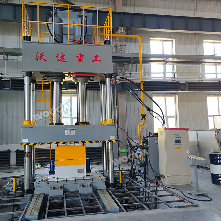500吨防弹头盔成型液压机现场 500吨防弹头盔成型液压机现场