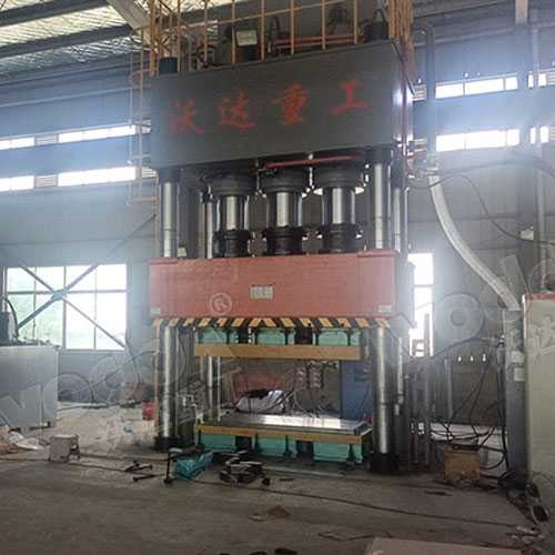 1500吨SMC汽车导流罩成型四柱液压机