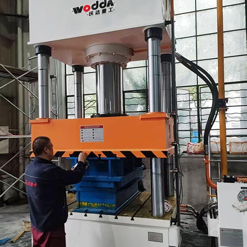 315吨不锈钢水箱板液压机