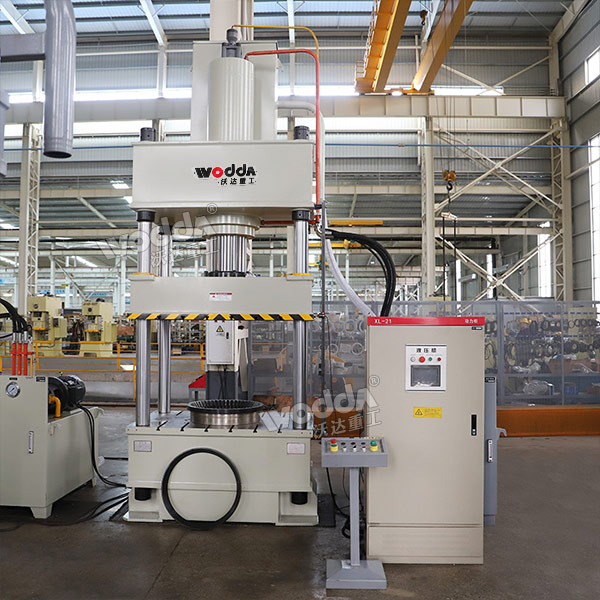 250吨四柱液压机