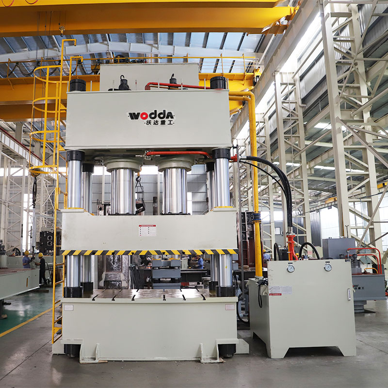 1000吨四柱液压机