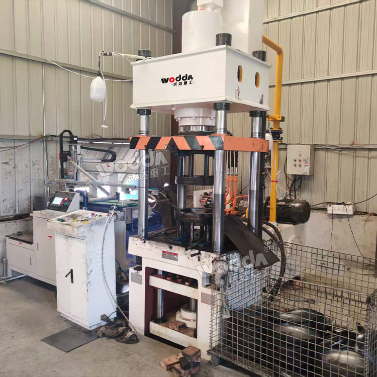 200吨封头液压机（生产线）