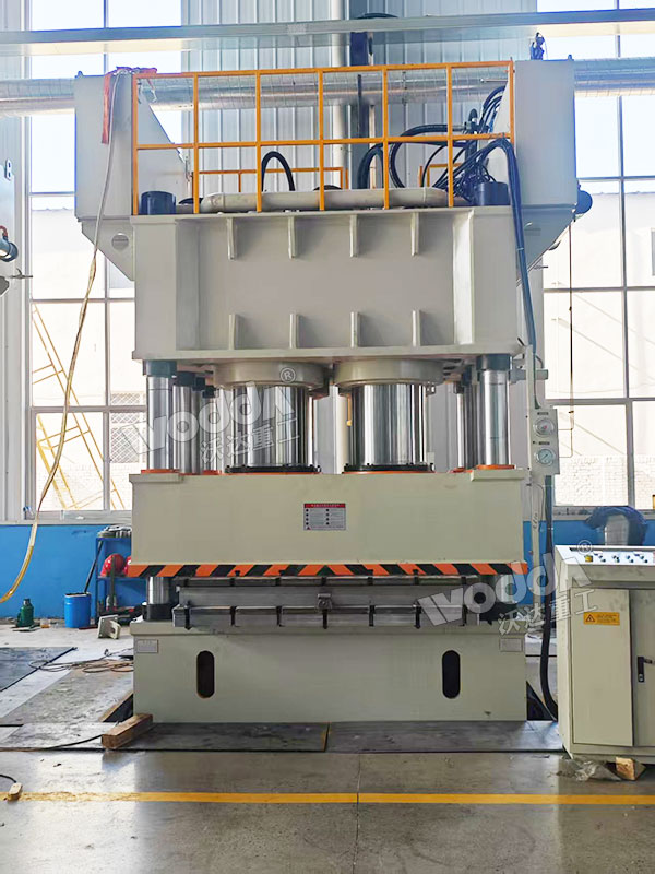 3600吨压滤机滤板成型液压机现场