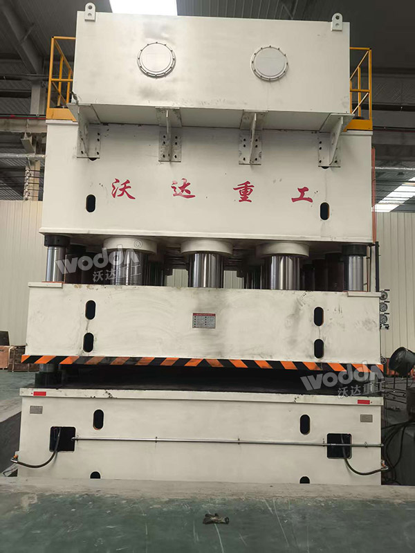 6000吨聚丙烯压滤板成型液压机