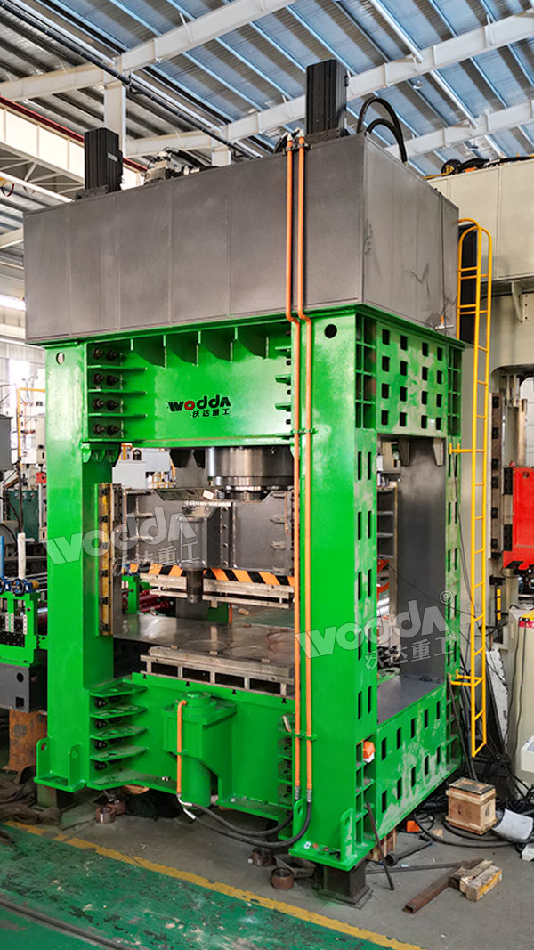 1000吨框架式液压机