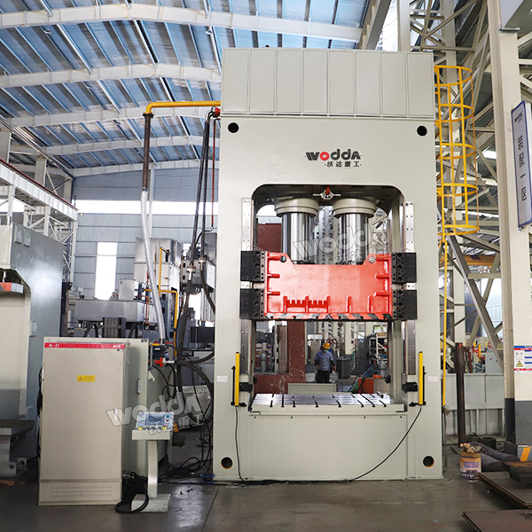 800吨框架式液压机