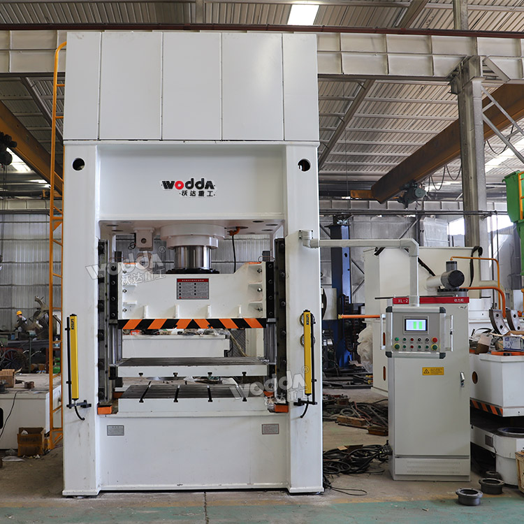 315吨框架式液压机