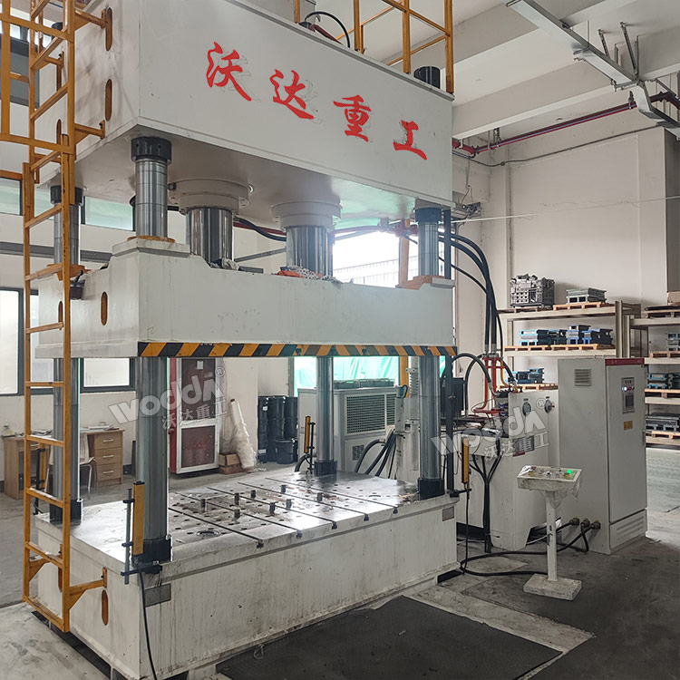 500吨四柱液压机（液压垫）