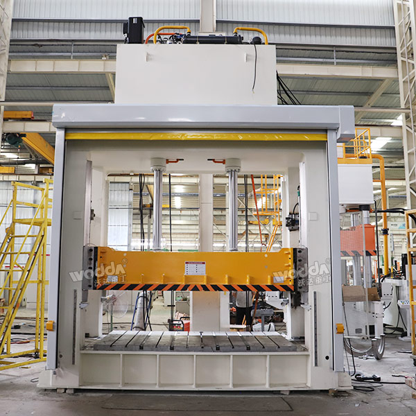 100吨汽车内饰件成型液压机