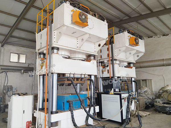 1600吨四柱液压机安装