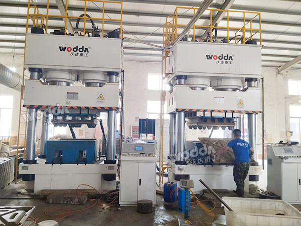 1600吨木屑托盘液压机