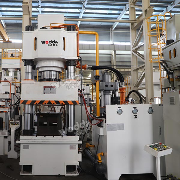 500吨四柱液压机