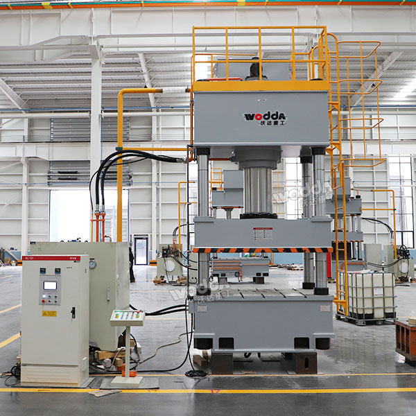 500吨四柱液压机