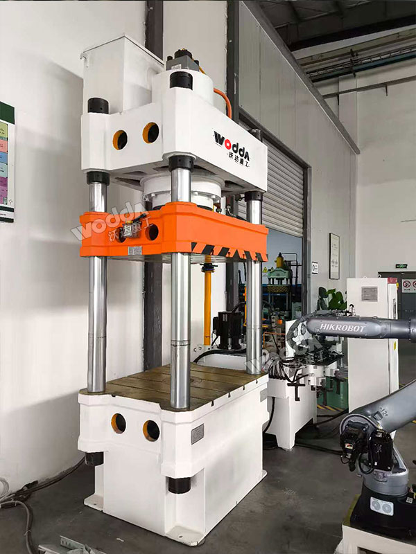 315吨四柱液压机（伺服）