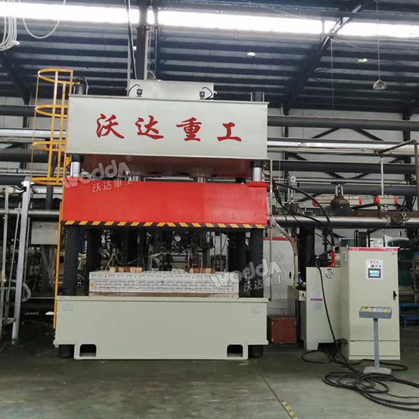 315吨四柱液压机现场