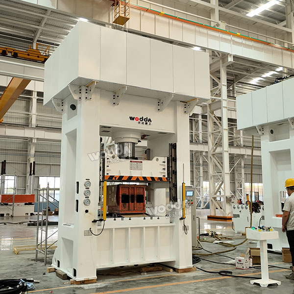 315吨框架式液压机